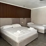 Eisel Apartament *